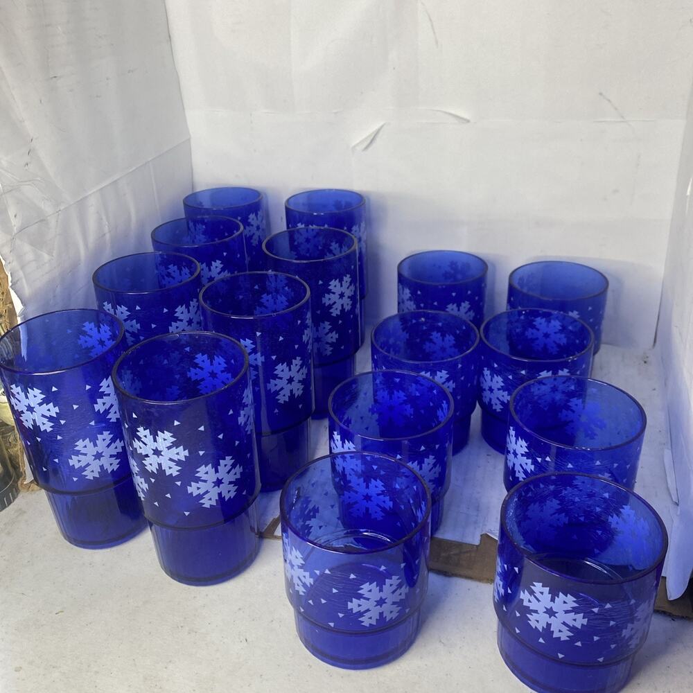 Lot Of 16 Tupperware Snow Flake Blue Tumbler Cup Glass Acrylic #1673 & 1672